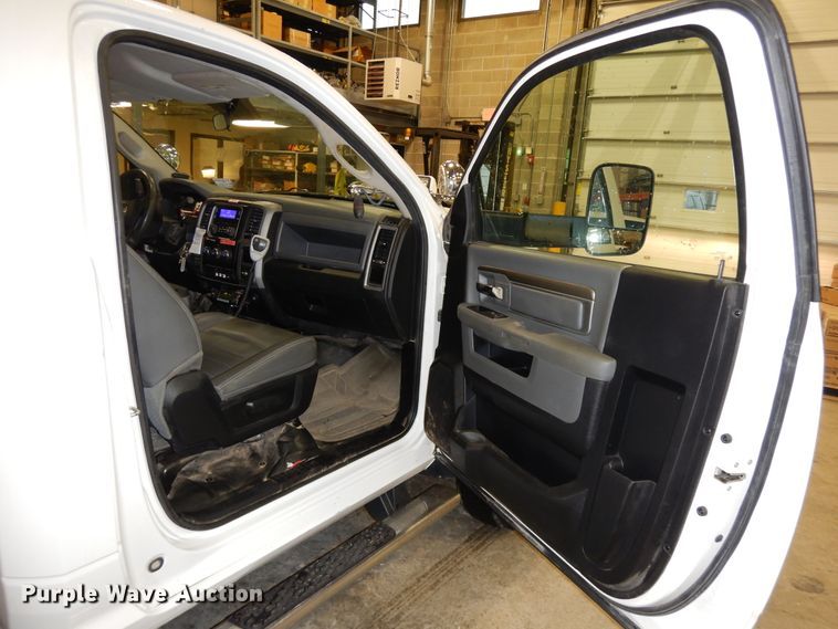 image for item DF6763 2015 Dodge Ram 5500  bucket truck