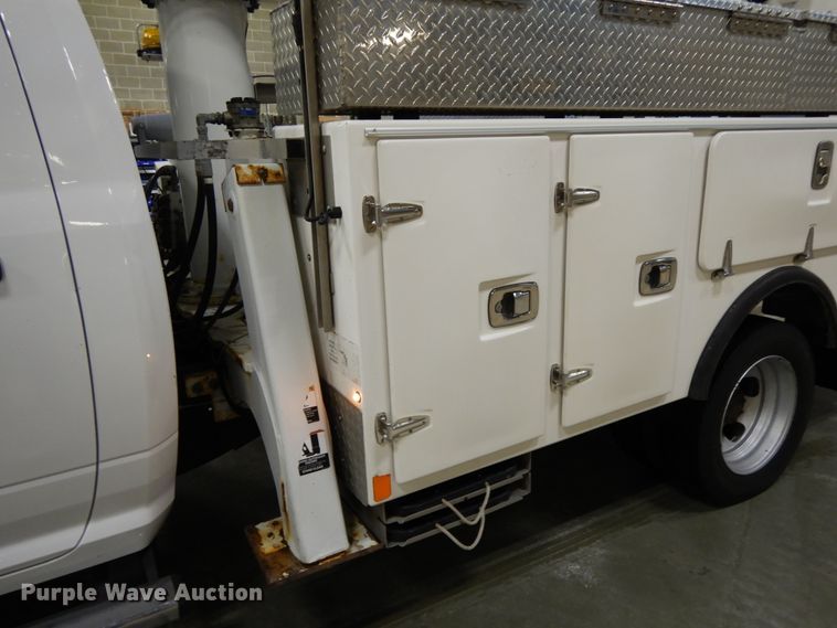 image for item DF6763 2015 Dodge Ram 5500  bucket truck