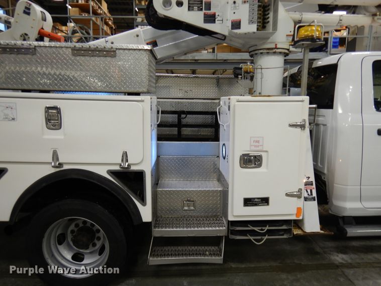 image for item DF6763 2015 Dodge Ram 5500  bucket truck