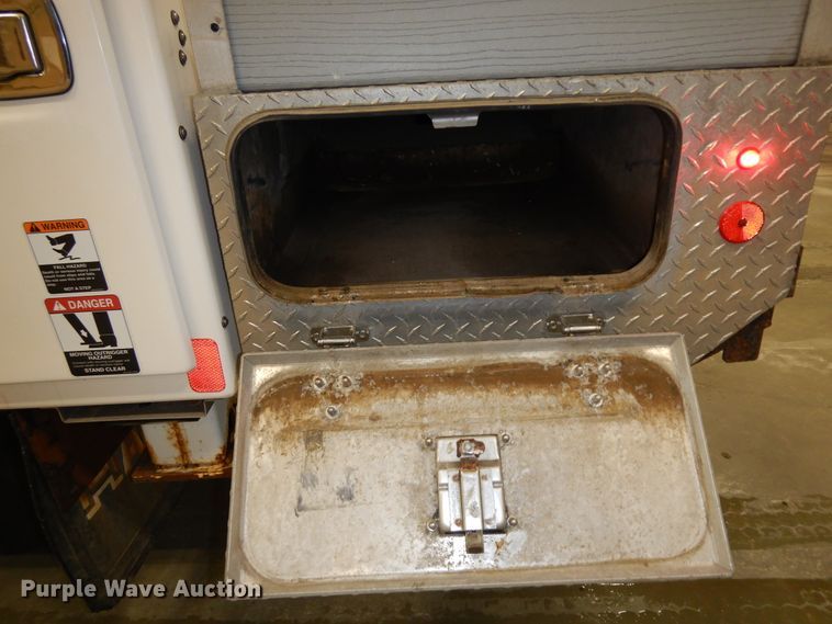 image for item DF6763 2015 Dodge Ram 5500  bucket truck