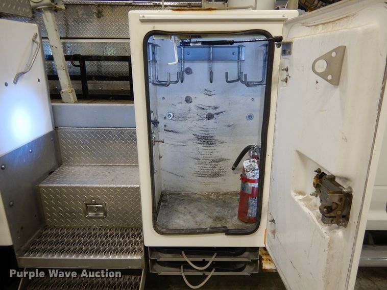 image for item DF6763 2015 Dodge Ram 5500  bucket truck