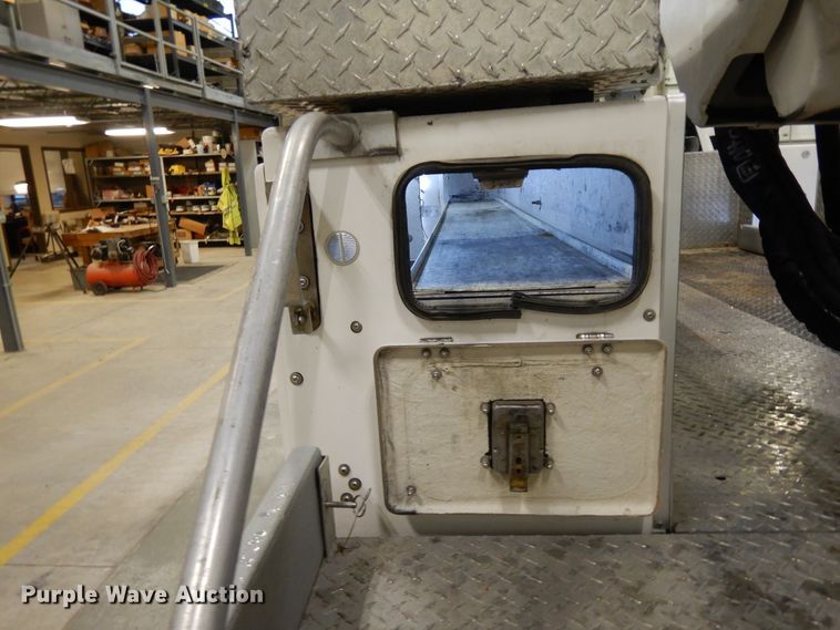 image for item DF6763 2015 Dodge Ram 5500  bucket truck