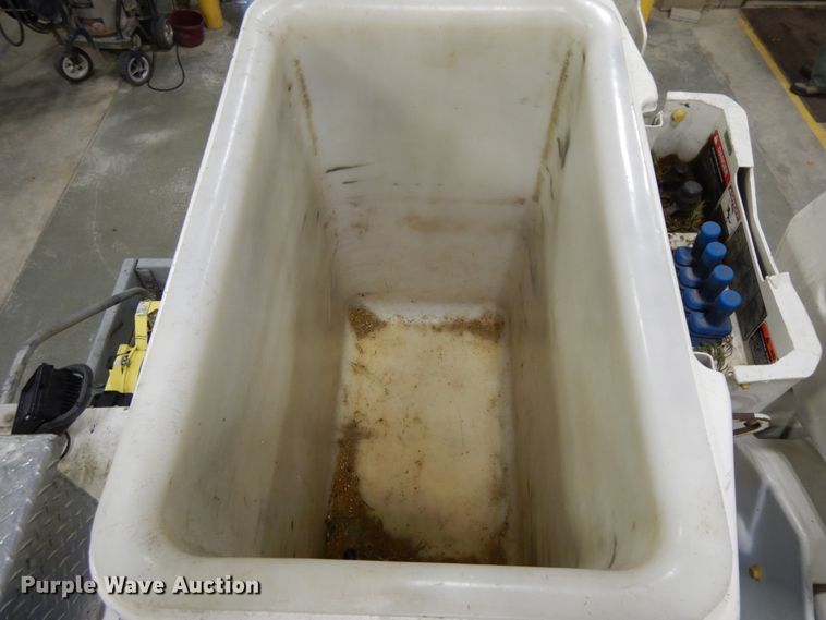 image for item DF6763 2015 Dodge Ram 5500  bucket truck