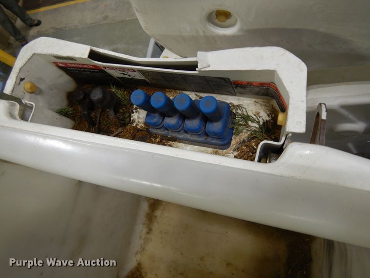 image for item DF6763 2015 Dodge Ram 5500  bucket truck