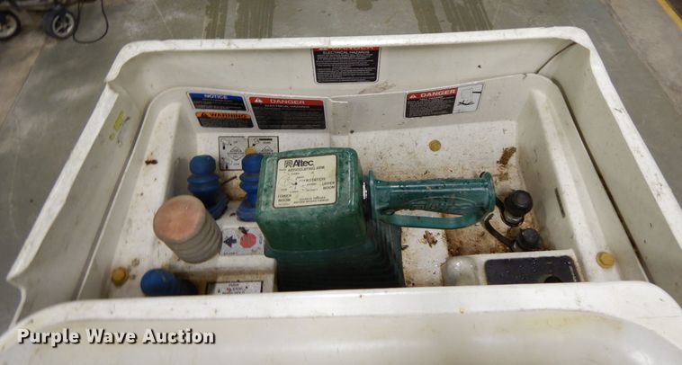 image for item DF6763 2015 Dodge Ram 5500  bucket truck