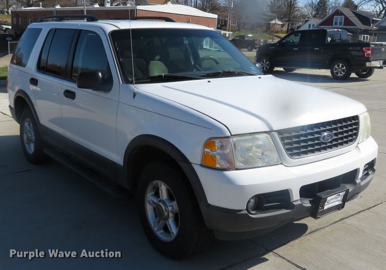 image for item DH0748 2003 Ford Explorer XLT  SUV