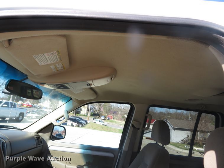 image for item DH0748 2003 Ford Explorer XLT  SUV