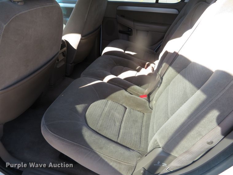 image for item DH0748 2003 Ford Explorer XLT  SUV
