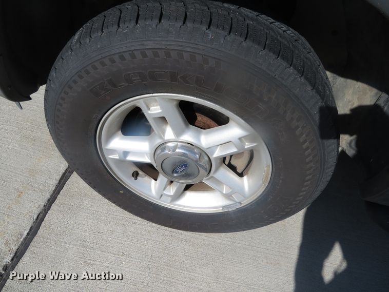 image for item DH0748 2003 Ford Explorer XLT  SUV