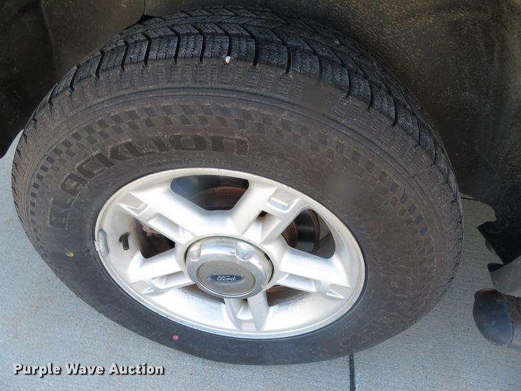 image for item DH0748 2003 Ford Explorer XLT  SUV