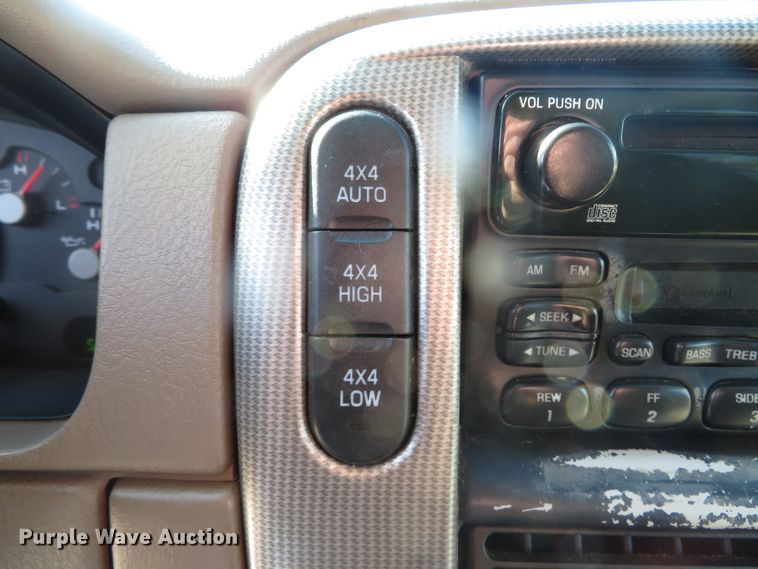 image for item DH0748 2003 Ford Explorer XLT  SUV