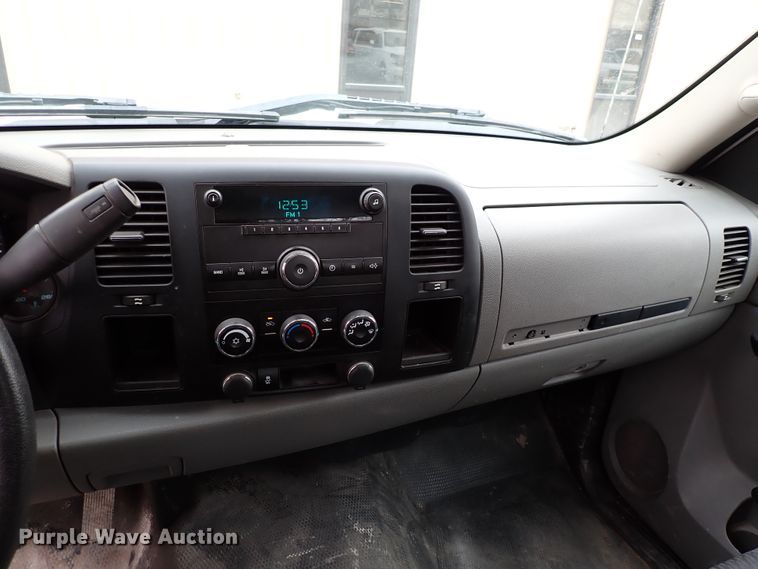 image for item DJ0077 2013 Chevrolet Silverado 1500  pickup truck