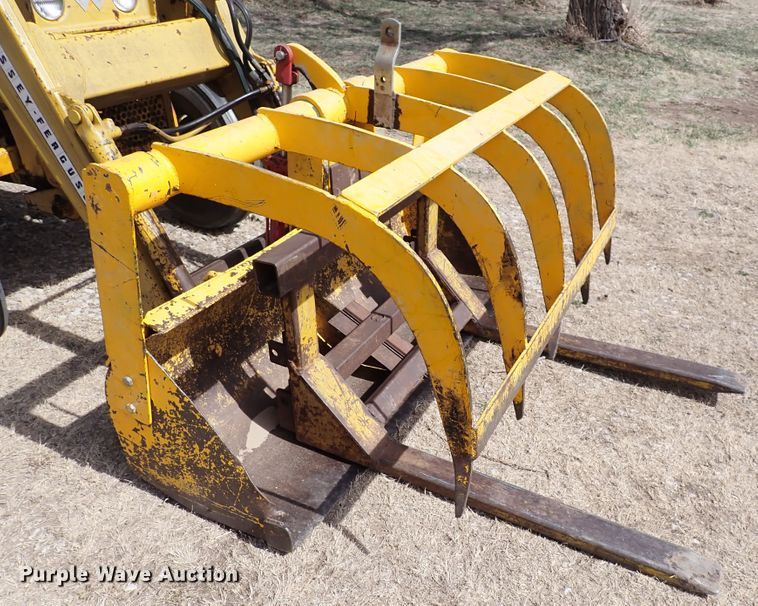 image for item DJ0195 1960 Massey-Ferguson MF204  backhoe