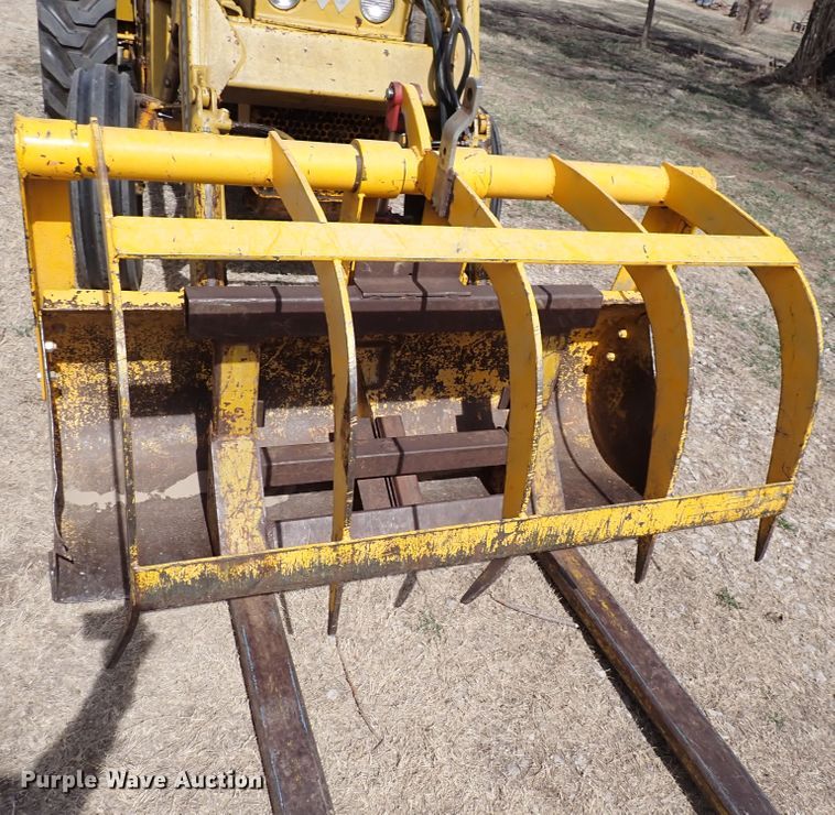 image for item DJ0195 1960 Massey-Ferguson MF204  backhoe