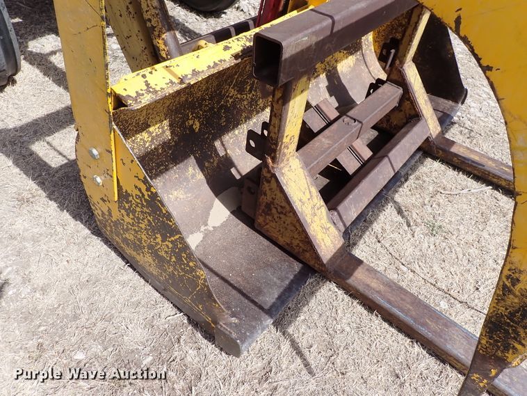 image for item DJ0195 1960 Massey-Ferguson MF204  backhoe