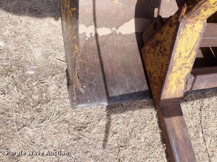 image for item DJ0195 1960 Massey-Ferguson MF204  backhoe