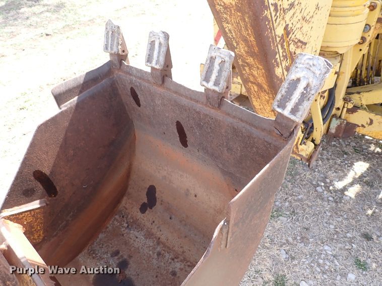 image for item DJ0195 1960 Massey-Ferguson MF204  backhoe