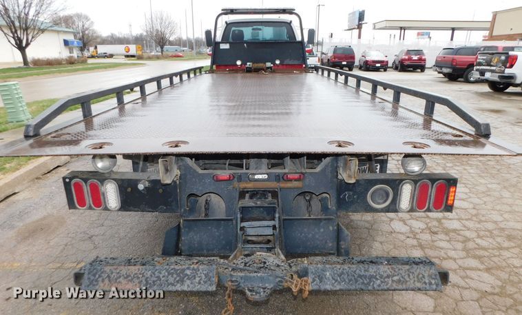 image for item DJ5985 2004 Ford F650 Super Duty XLT  rollback truck
