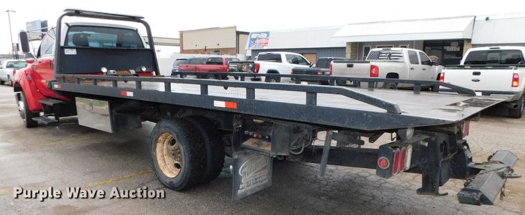 image for item DJ5985 2004 Ford F650 Super Duty XLT  rollback truck