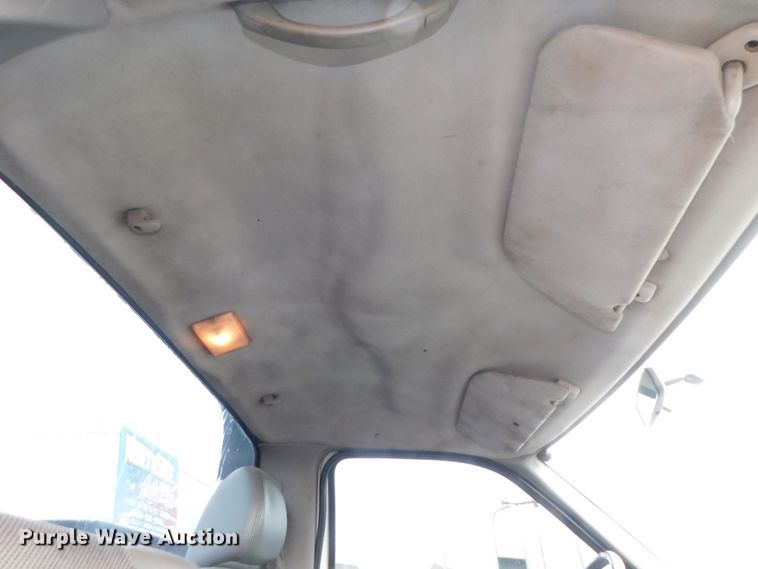 image for item DJ5985 2004 Ford F650 Super Duty XLT  rollback truck