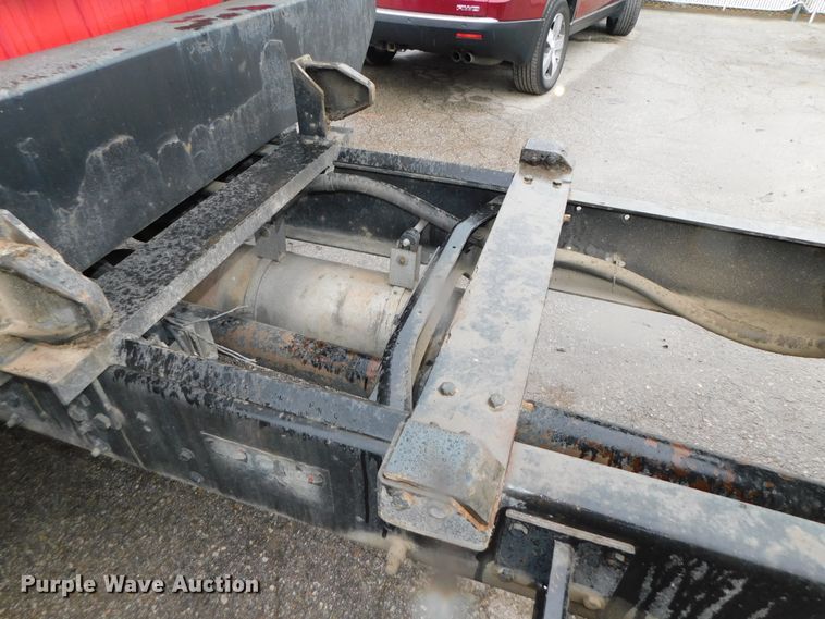 image for item DJ5985 2004 Ford F650 Super Duty XLT  rollback truck