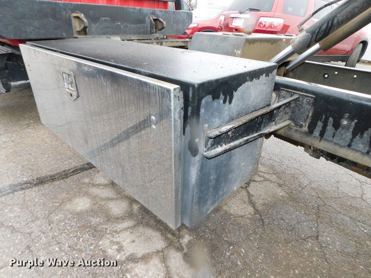 image for item DJ5985 2004 Ford F650 Super Duty XLT  rollback truck