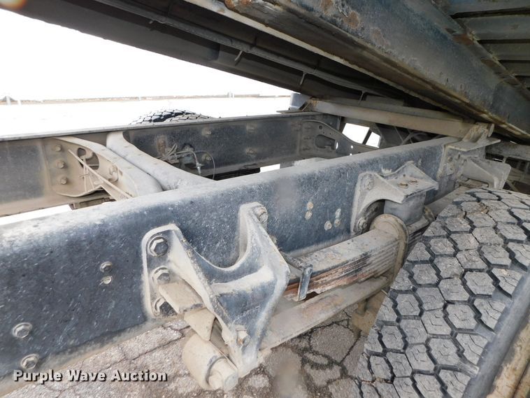 image for item DJ5985 2004 Ford F650 Super Duty XLT  rollback truck