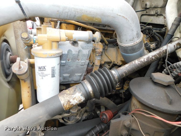 image for item DJ5985 2004 Ford F650 Super Duty XLT  rollback truck