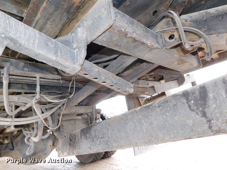 image for item DJ5985 2004 Ford F650 Super Duty XLT  rollback truck