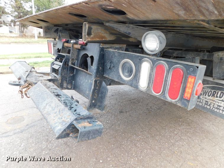 image for item DJ5985 2004 Ford F650 Super Duty XLT  rollback truck