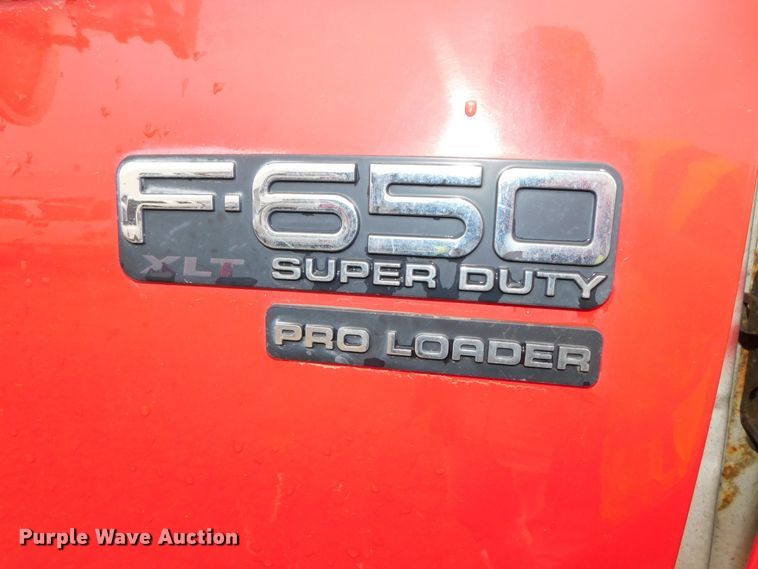 image for item DJ5985 2004 Ford F650 Super Duty XLT  rollback truck