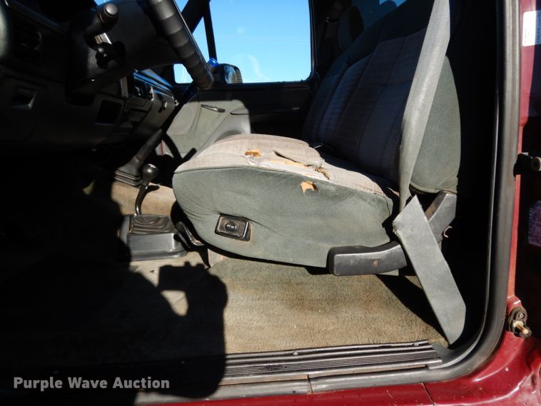 image for item DJ8138 1993 Ford F150  pickup truck