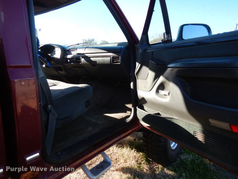 image for item DJ8138 1993 Ford F150  pickup truck