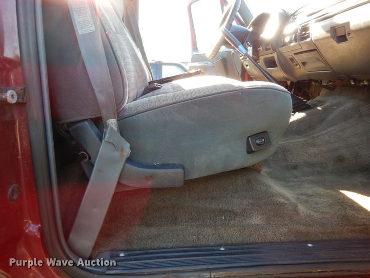 image for item DJ8138 1993 Ford F150  pickup truck