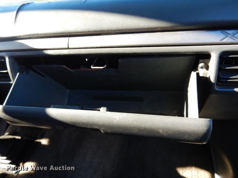 image for item DJ8138 1993 Ford F150  pickup truck