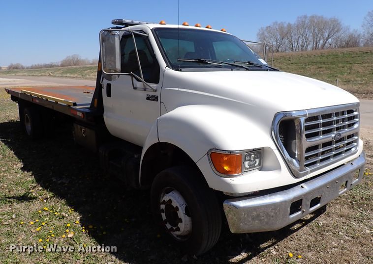 image for item DK4642 2003 Ford F650  rollback truck