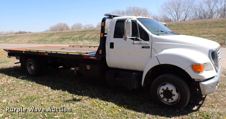 image for item DK4642 2003 Ford F650  rollback truck
