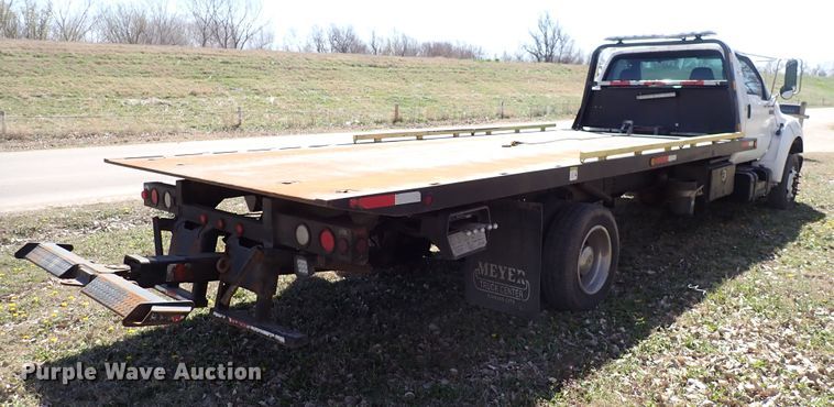 image for item DK4642 2003 Ford F650  rollback truck