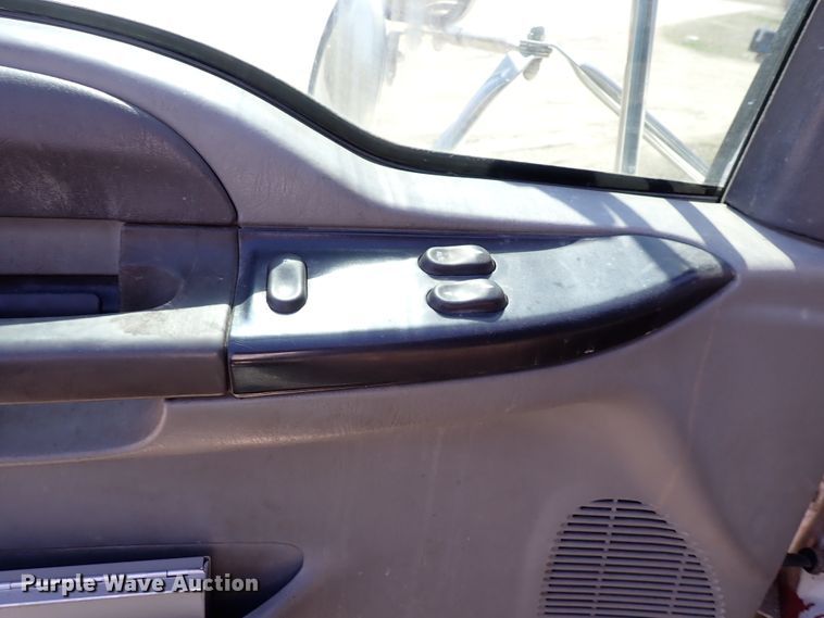 image for item DK4642 2003 Ford F650  rollback truck