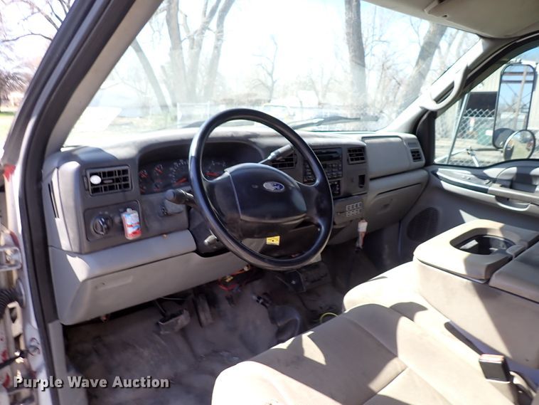 image for item DK4642 2003 Ford F650  rollback truck