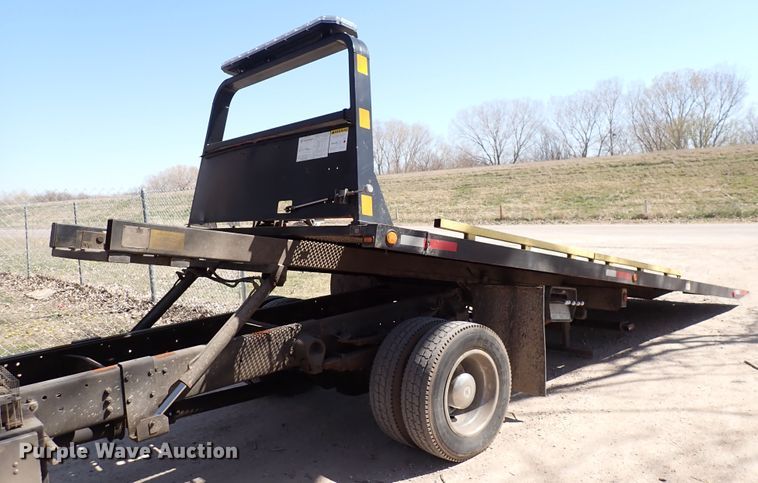image for item DK4642 2003 Ford F650  rollback truck