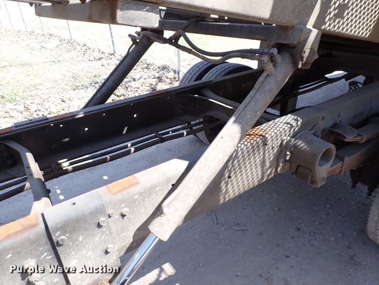 image for item DK4642 2003 Ford F650  rollback truck