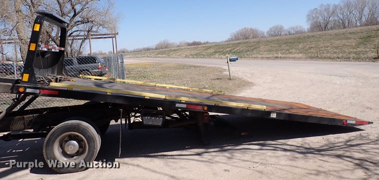 image for item DK4642 2003 Ford F650  rollback truck