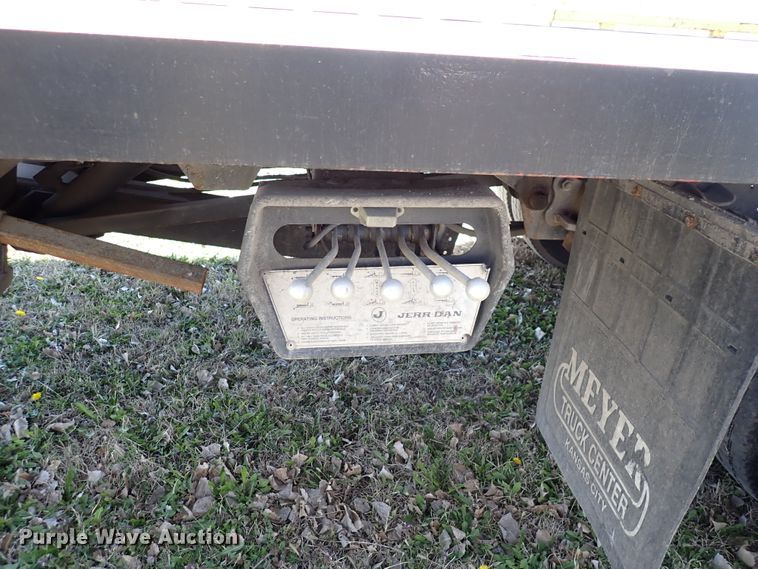 image for item DK4642 2003 Ford F650  rollback truck