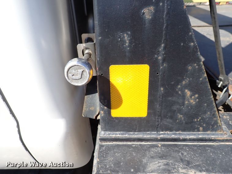 image for item DK4642 2003 Ford F650  rollback truck