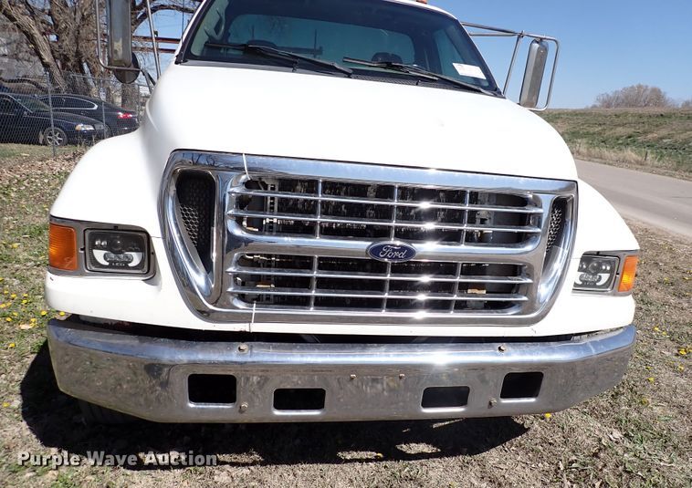 image for item DK4642 2003 Ford F650  rollback truck