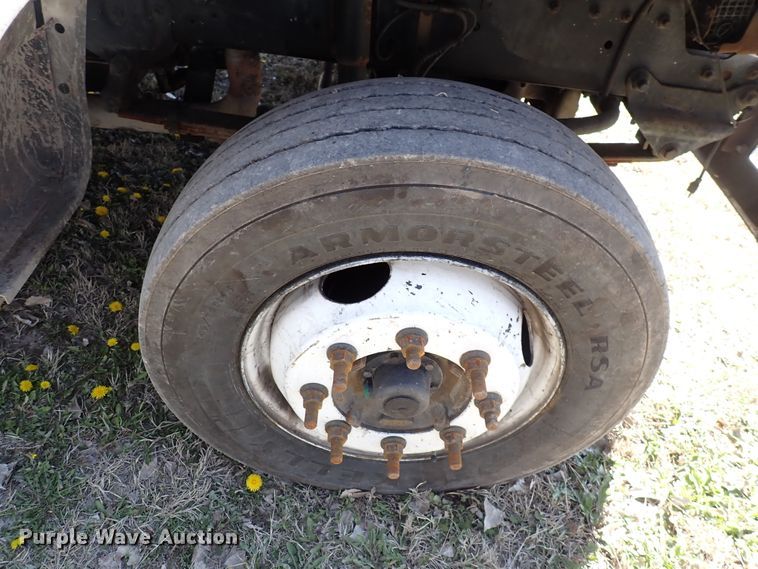 image for item DK4642 2003 Ford F650  rollback truck