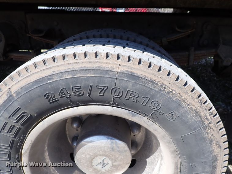 image for item DK4642 2003 Ford F650  rollback truck