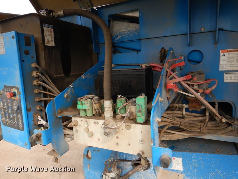 image for item DK5541 2008 Genie S-60  boom lift