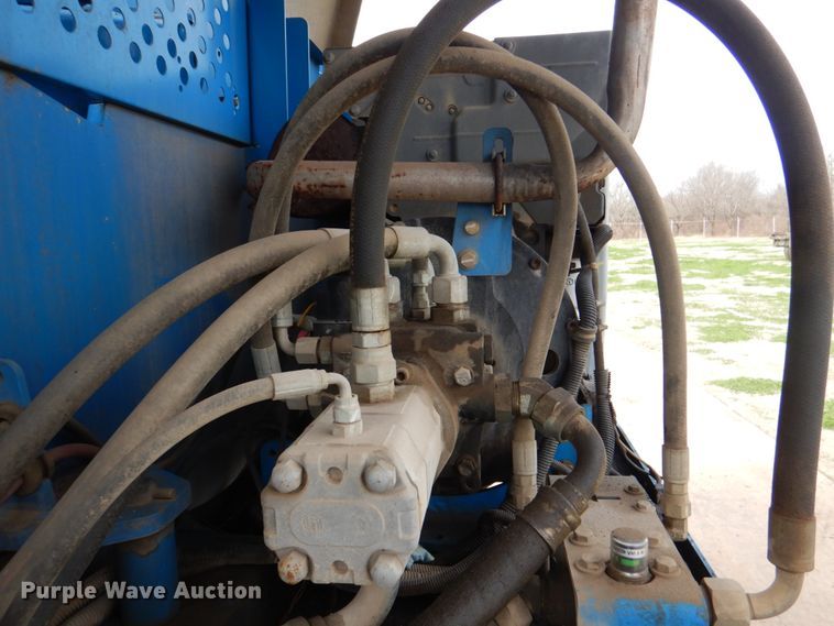 image for item DK5541 2008 Genie S-60  boom lift